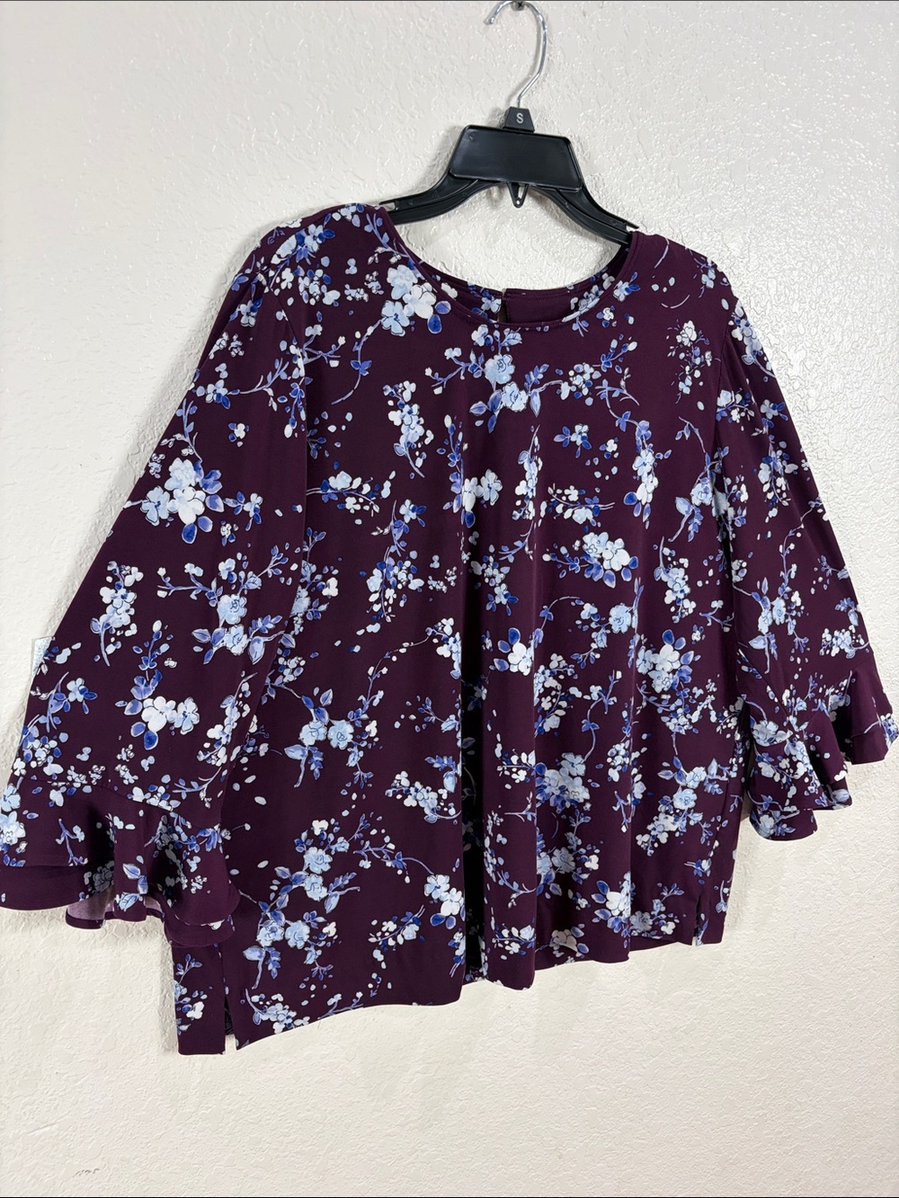 KARLLAGERFELD,Size 2X,Women's Plum Floral Ruffle-Sleeve Blouse - Picture 4 of 17